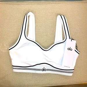 ALO YOGA [NWT] BEST SELLER Airbrush Heart Throb Bra in CORE: White Black SIZE XS